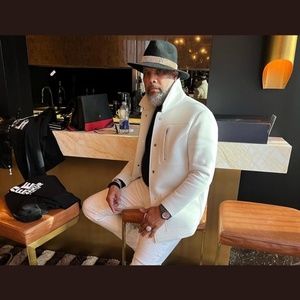 Meet your Posher, Anthony